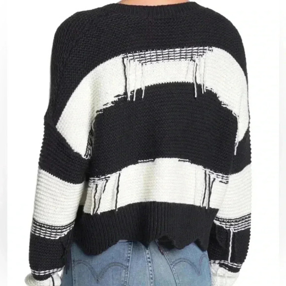Wildfox Distressed Crop Fringe Oversized Sweater Size Small - Picture 2 of 9